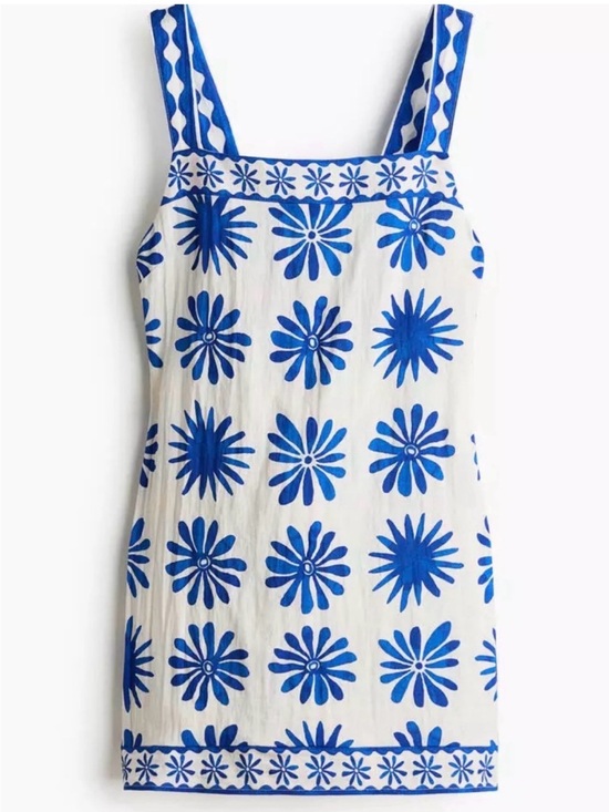 H&M Dresses & Skirts - H&M
PRISTINE H&M Blue Floral Mini Dress - Size M - Worn Once / Like New